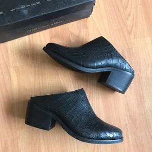 Steven Madden Fallen Clogs